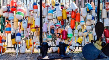 BOSTON, MASSACHUSETTS - 29 Ağustos 2022: Boston, ABD 'nin en eski şehirlerinden biridir ve tarihte zengindir. Bu da barlara, restoranlara ve tarihi mekanlara büyük bir turizm sektörü getiriyor..