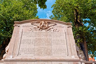 BOSTON, MASSACHUSETTS - 29 Ağustos 2022: Boston, ABD 'nin en eski şehirlerinden biridir ve tarihte zengindir. Bu da barlara, restoranlara ve tarihi mekanlara büyük bir turizm sektörü getiriyor..