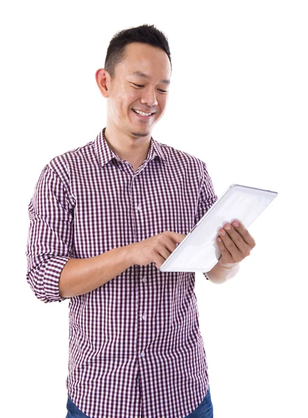 Homem asiático com computador tablet — Fotografia de Stock