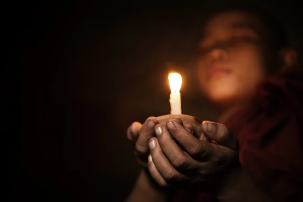 Novice with candlelight — Stock Photo, Image