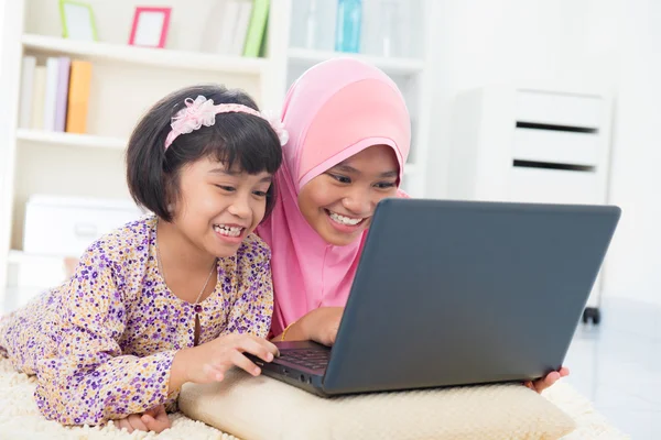 Südostasiatische Kinder — Stockfoto