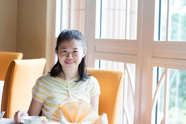 Asian Chinese 30s woman — Stock Photo, Image