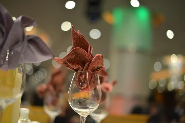 Bankett Hochzeitstisch gedeckt — Stockfoto