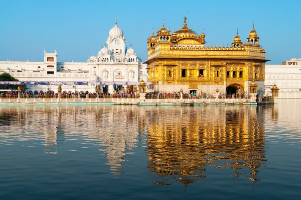 Daytime view of Golden Temple — Stock Photo, Image