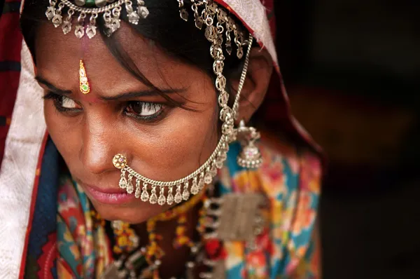 Portret van traditionele Indiase vrouw — Stockfoto