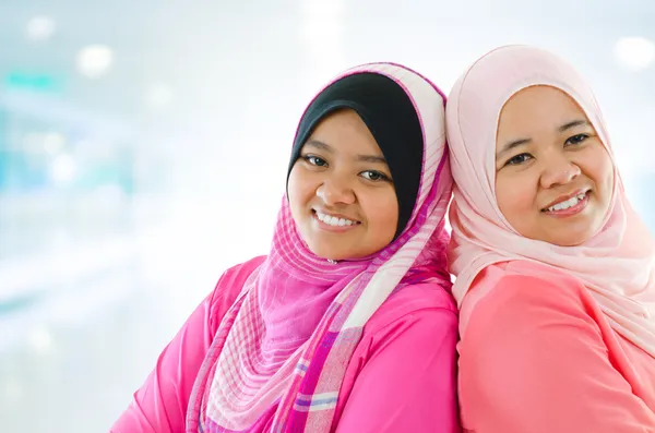 Gelukkig Moslimvrouwen — Stockfoto