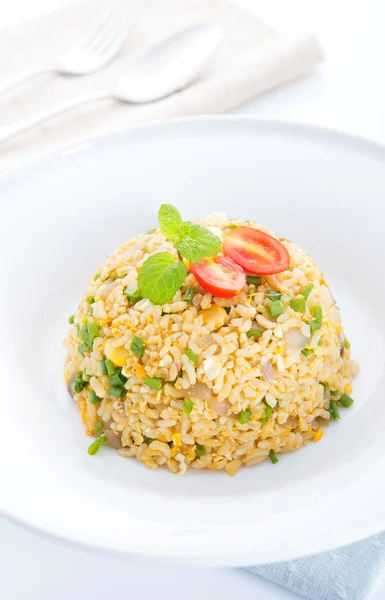 Китайский яичный рис — стоковое фото