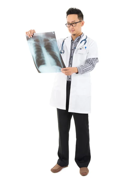 Controleren op x-ray afbeelding — Stockfoto