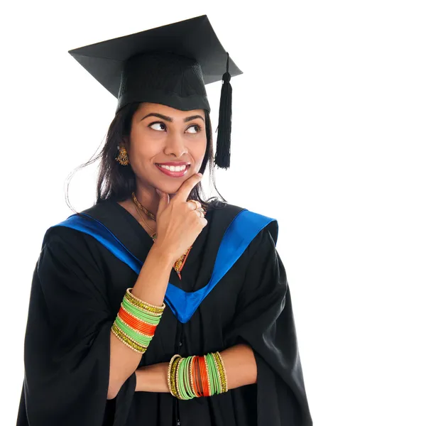 Estudiante graduado indio pensando — Foto de Stock