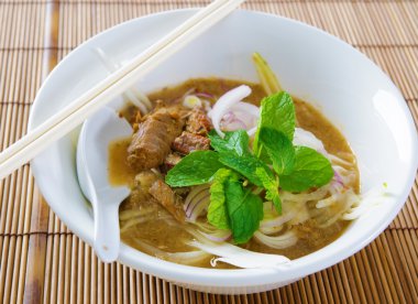 Assam veya asam laksa.