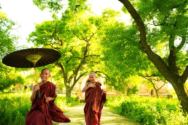 Monjes. —  Fotos de Stock