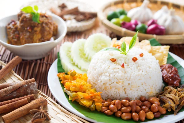 Malajzia élelmiszer nasi lemak — Stock Fotó