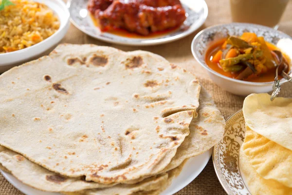 Индийская еда — стоковое фото