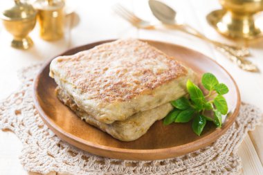mutabbaq Arap dolması ekmek