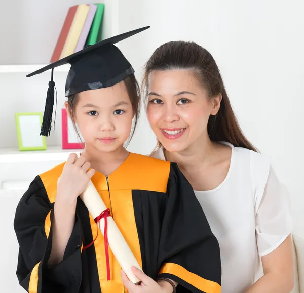 School kid graduation. — Stock Photo, Image