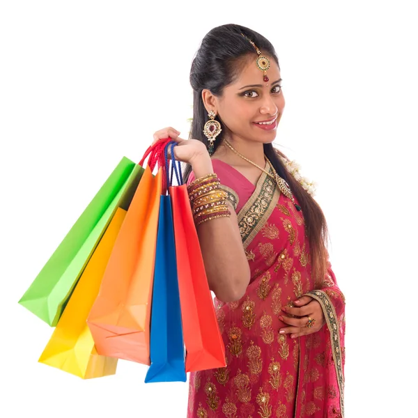 Heureuse indienne femme shopping — Photo