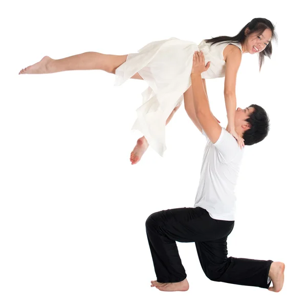 Asian teens couple contemporary dancers — Stock Photo, Image