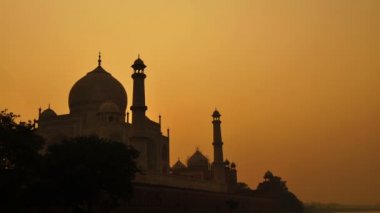 Taj mahal agra Hindistan timelapse günbatımı.