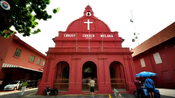 Turistverksamhet framför christ church malacca — Stockvideo