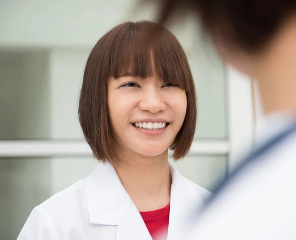 Médicos asiáticos —  Fotos de Stock