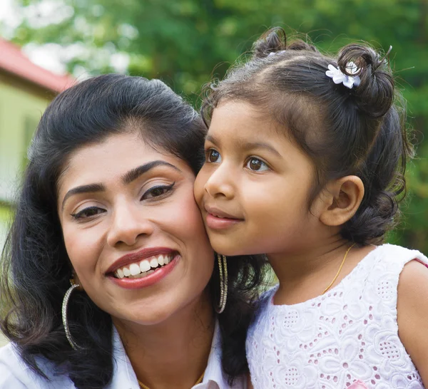 Portrait of loving mother and daughter — Stock Photo, Image