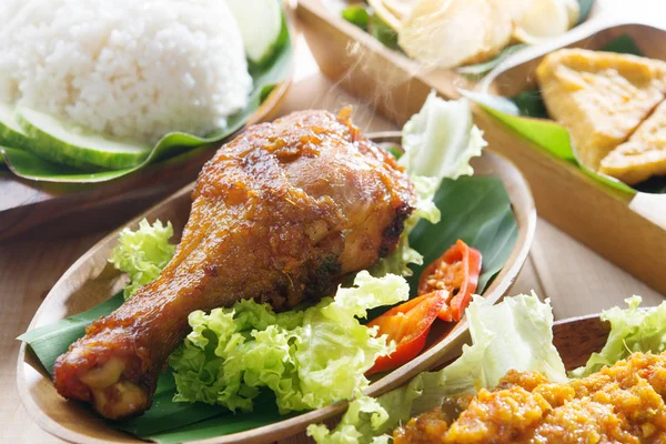 Fried chicken rice — Stock Photo, Image