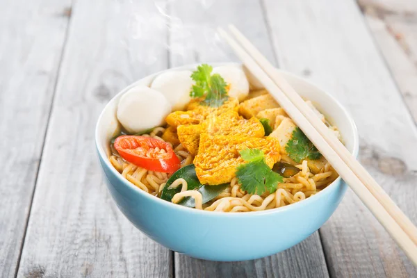 Sopa instantánea de fideos al curry — Foto de Stock