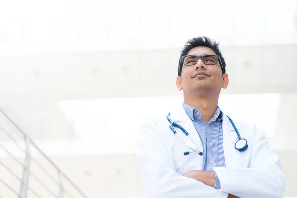 Asyalı Hint tıp doktoru — Stok fotoğraf