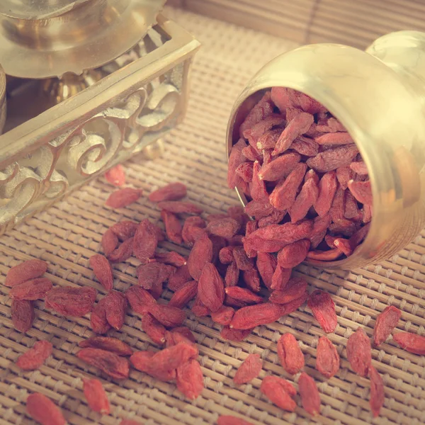 Красные сушеные ягоды годжи — стоковое фото