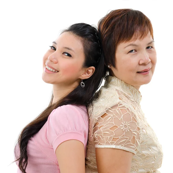 Madre e figlia back to back — Foto Stock