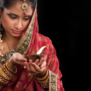 Diwali ışıkları Festival kutluyor