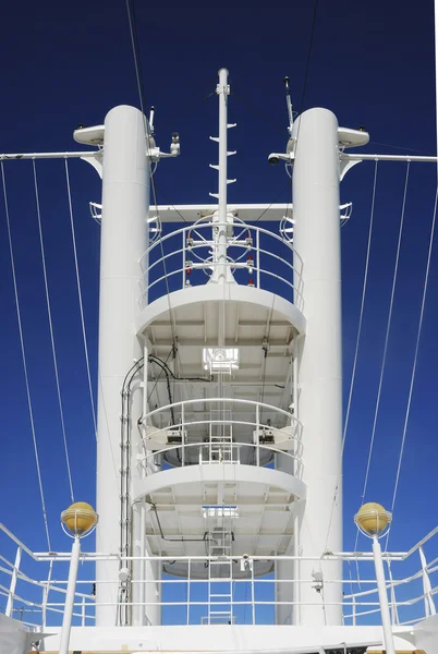 Aussichtsturm in einem Kreuzfahrtschiff Konzepte von Führung und Avantgarde — Stockfoto