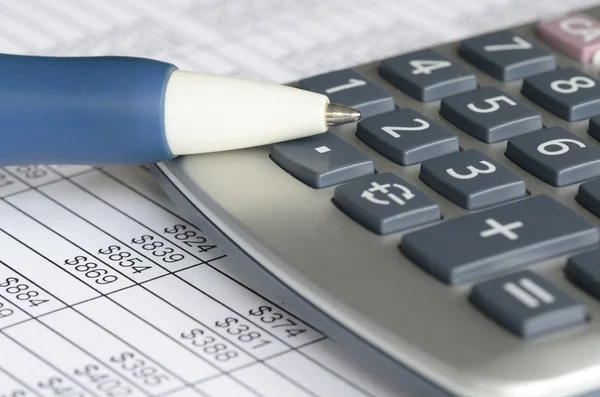 Analisi dei dati finanziari concetto di contabilità e revisione contabile Immagine Stock