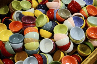 bardak ile çeşitli renkler farklı koleksiyonu