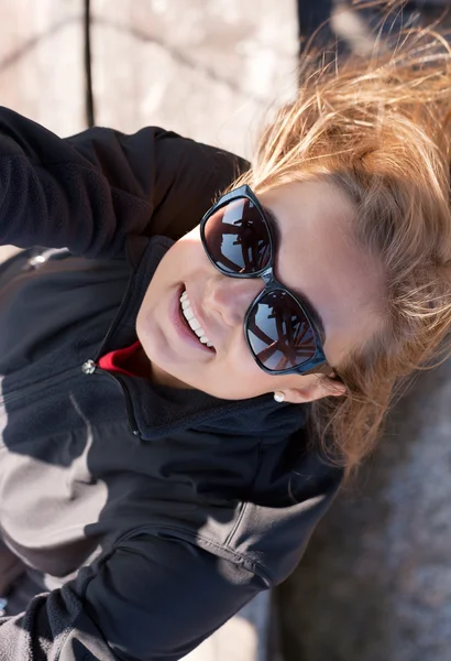 Beautiful girl in sunglasses — Stock Photo, Image