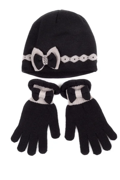 Paar Handschuhe und Strickmütze — Stockfoto