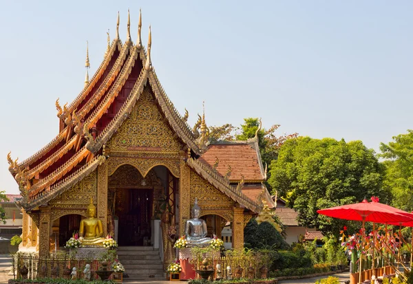 Templo dourado tailandês — Fotografia de Stock