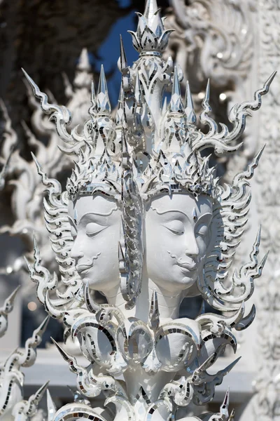 Close-up detail van de witte tempel. Thailand — Stockfoto