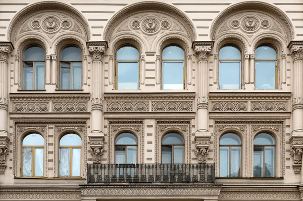 Fassade des Gebäudes. — Stockfoto