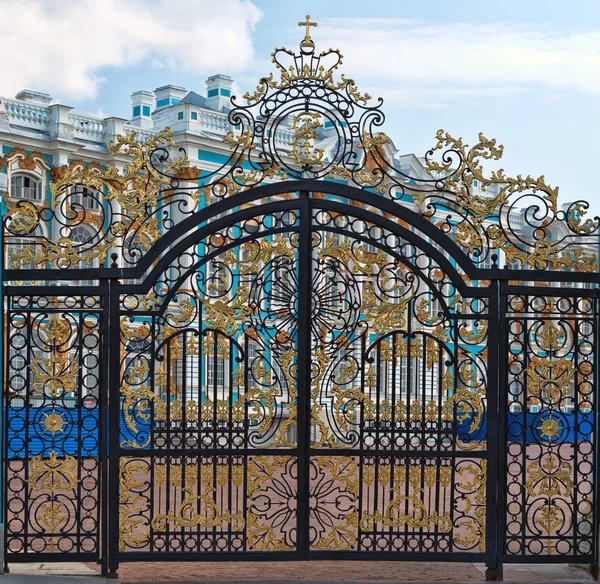 Guld port, ingång till catherine's palace, st petersburg — Stockfoto