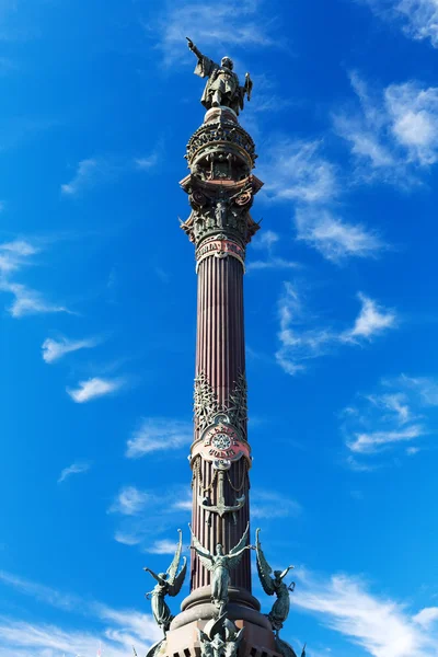 Columbus μνημείο στη Βαρκελώνη ενάντια στον ουρανό — Φωτογραφία Αρχείου
