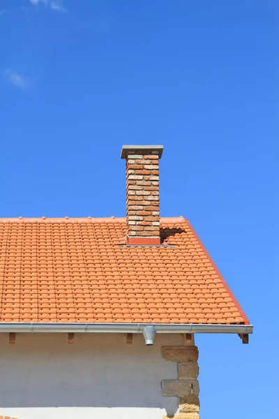 New rooftop and chimney — Stock Photo, Image