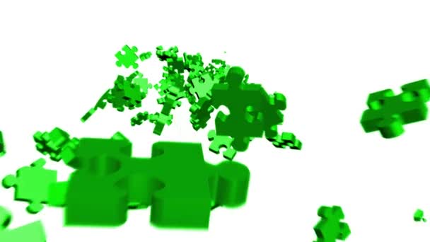 Pièces de puzzle vert assemblant dans la tête 