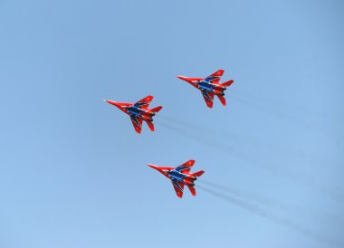Rus acro grubu 