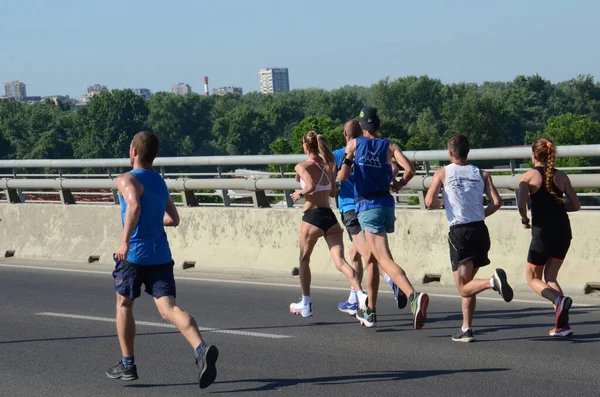 Belgrade Serbia Mei Een Groep Marathondeelnemers Tijdens 35Ste Marathon Van — Stockfoto