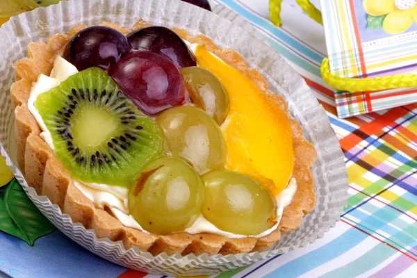 Galleta de pan corto con fruta —  Fotos de Stock