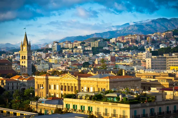 Υπέροχη θέα της Μεσσήνης, παλιά πόλη, Σικελία, Ιταλία — Φωτογραφία Αρχείου