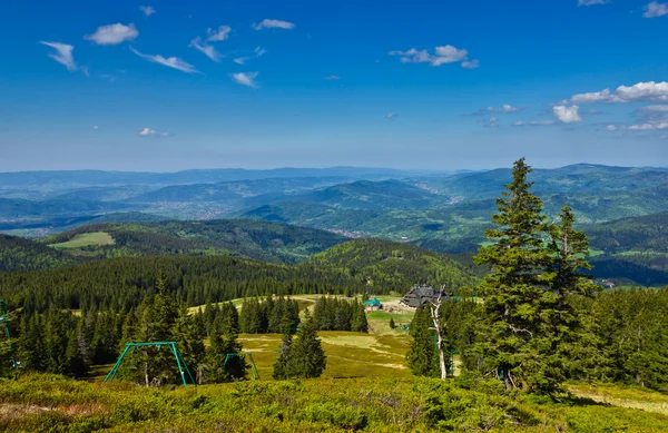 Vista da trilha para o Pilsko Peak das montanhas de Beskidy, Polan — Fotografia de Stock