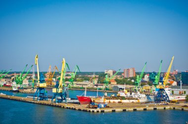 Kargo tersanesi ile gantry Klaipeda, Litvanya
