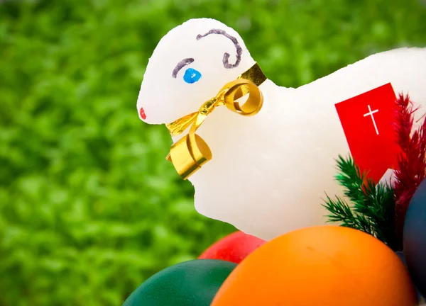 Uova di Pasqua e agnello decorazione — Foto Stock